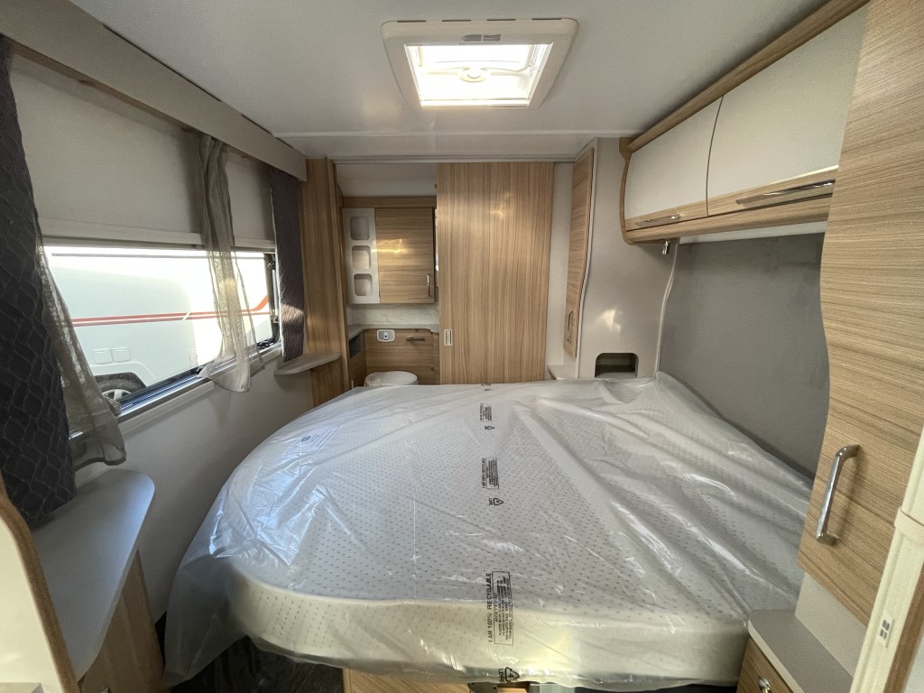 2023 Bailey Unicorn Vigo new caravan (14) (Medium)
