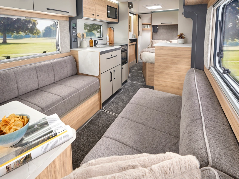Bailey Phoenix Black 440 Caravan