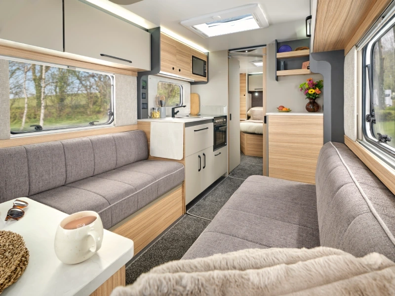 Bailey Phoenix Black 640 Caravan