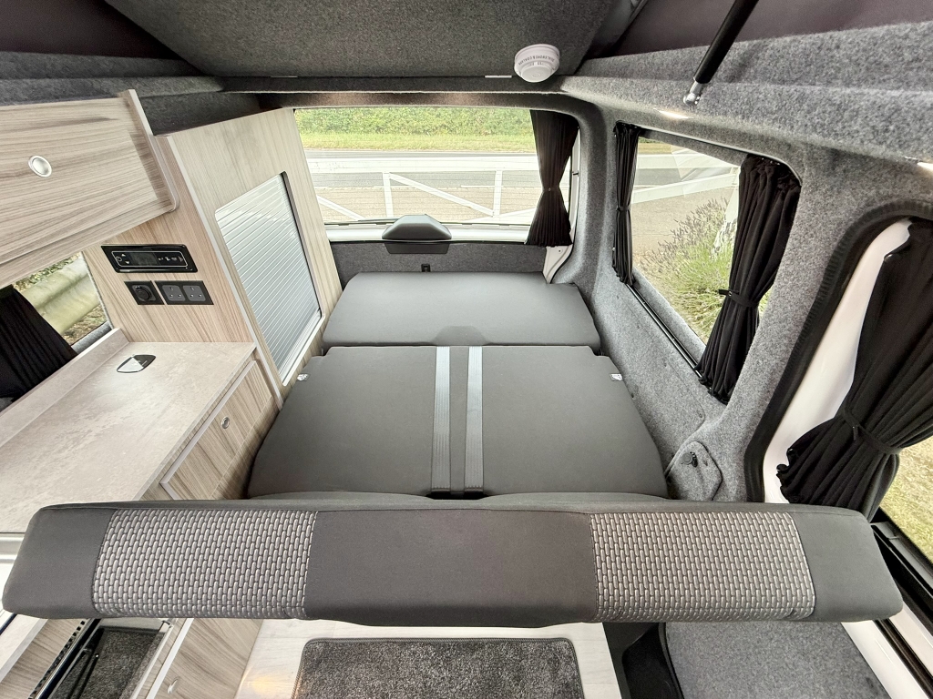 LS74 EVJ Redline Sport SWB 2 tone white and bayleaf (25) (Medium)