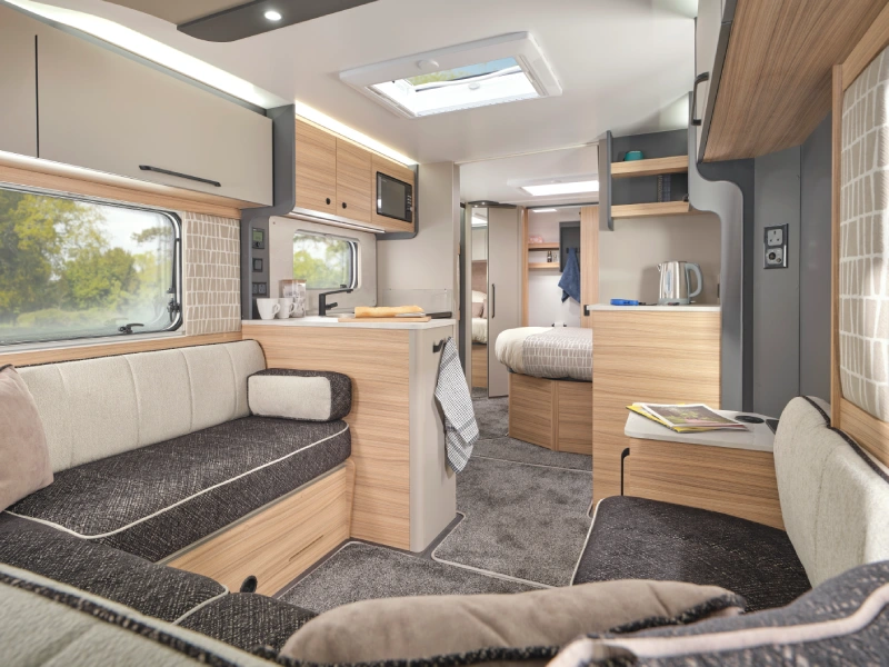 Pegasus Black Brindisi Caravan