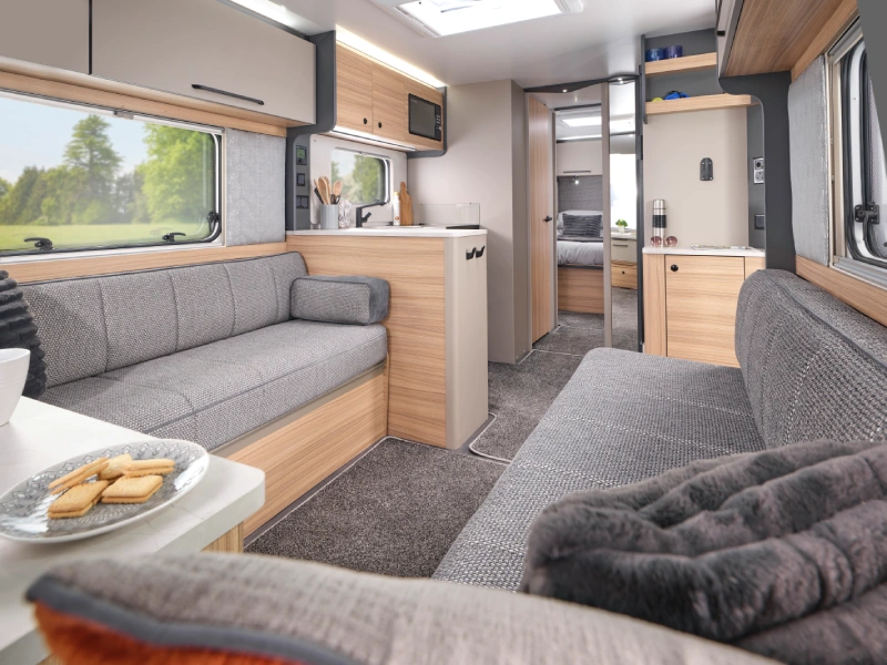 Pegasus Black Messina Caravan