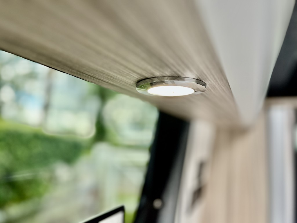 VW t6.1 Redline Classic (22) (Medium)