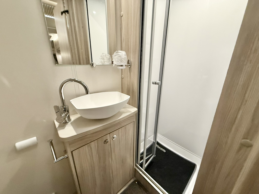 Elddis Evolution 185 2021 (1) (Medium)