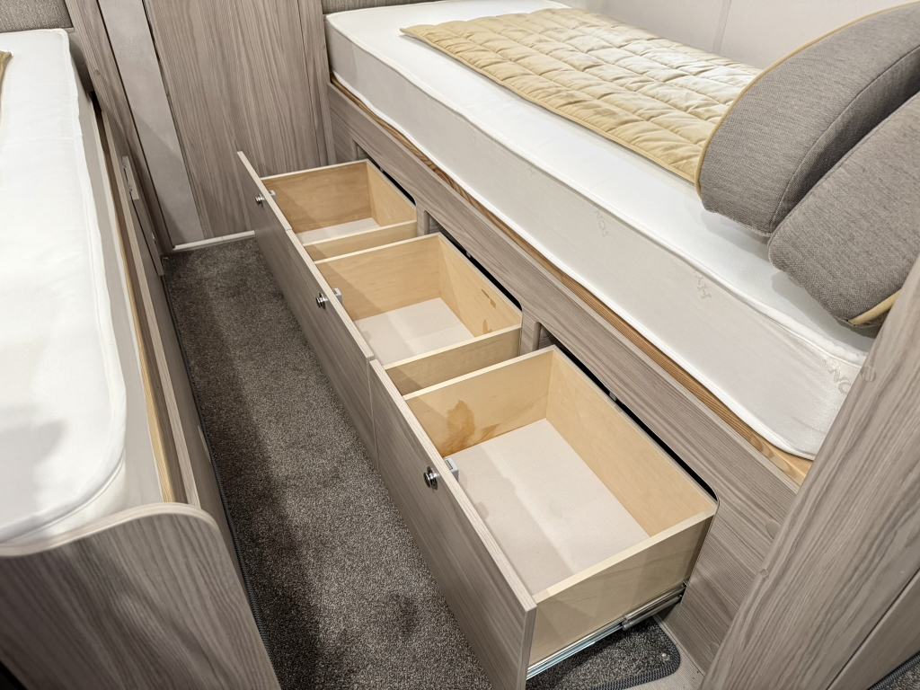 Elddis Evolution 185 2021 (6) (Medium)